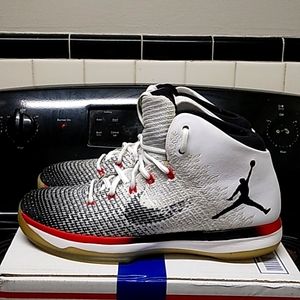 Air Jordan 31 (black toe) size 9.5 M/11 W